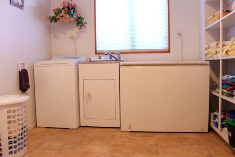 Photo of property in 55 Lowry Avenue, Redwood, Christchurch, 8051