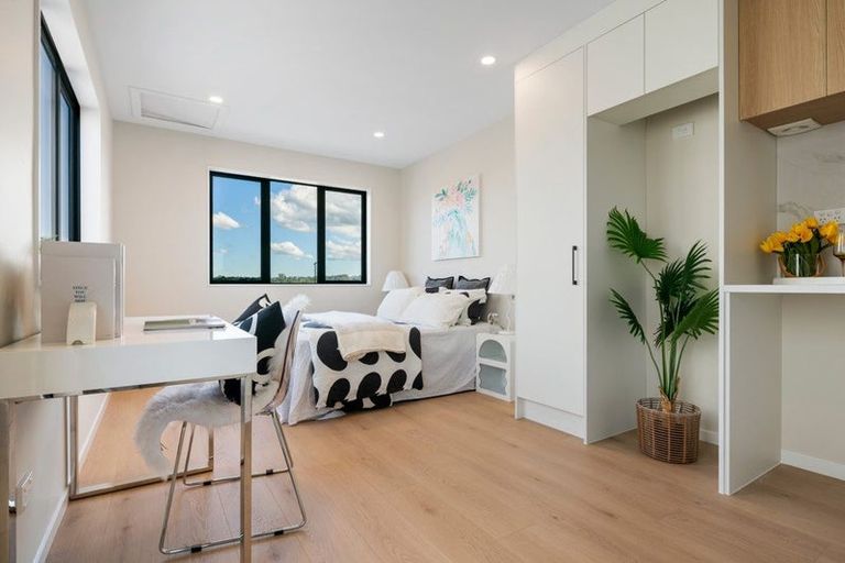 Photo of property in 6 Greenbrier Street, Westgate, 0814