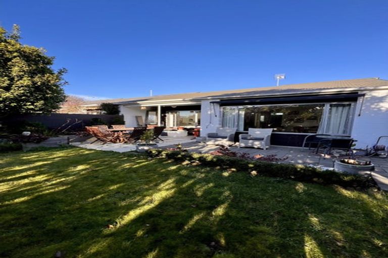 Photo of property in 2/39 Grahams Road, Ilam, Christchurch, 8041
