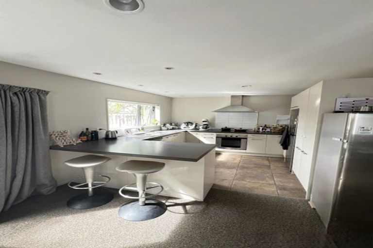 Photo of property in 102 Swanson Road, Henderson, Auckland, 0610