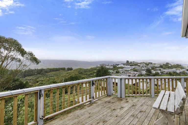 Photo of property in 2/259 Major Drive, Kelson, Lower Hutt, 5010