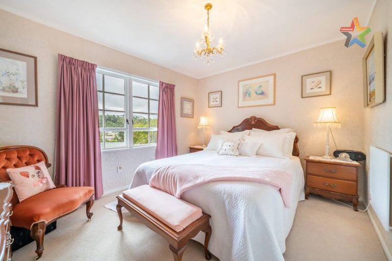 Photo of property in 5 Mokopuna Grove, Stokes Valley, Lower Hutt, 5019