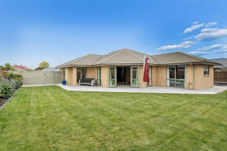 Photo of property in 17 Acacia Avenue, Rangiora, 7400