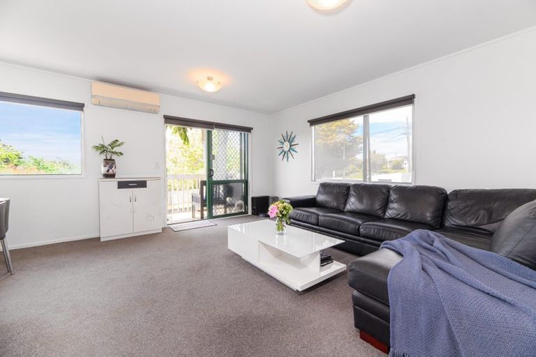 Photo of property in 2b Porter Avenue, Te Atatu South, Auckland, 0610