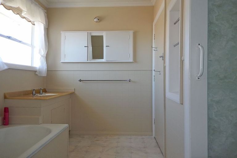 Photo of property in 8 Sandringham Street, Oamaru North, Oamaru, 9400