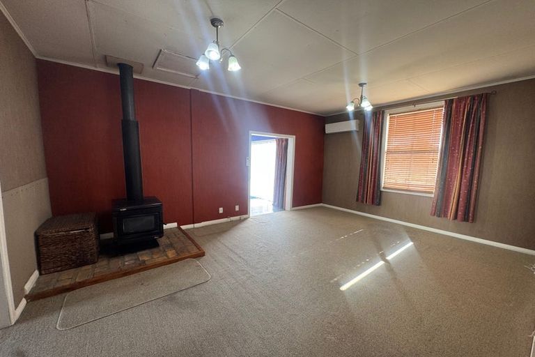 Photo of property in 9 Ross Street, Woodville, 4920