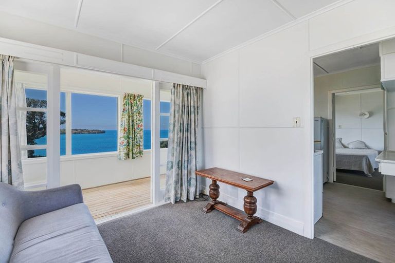 Photo of property in 89 Tiri Road, Tindalls Beach, Whangaparaoa, 0930