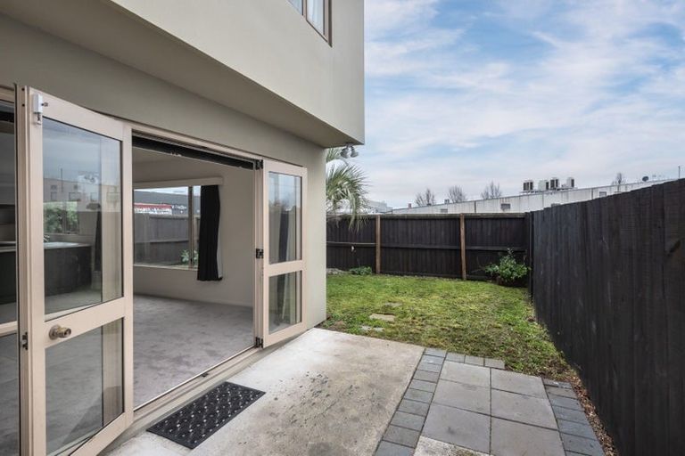 Photo of property in 4/17 Longley Place, Addington, Christchurch, 8024