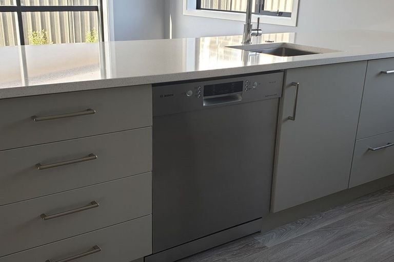 Photo of property in 27 Kaki Drive, Kenepuru, Porirua, 5022