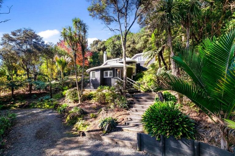 Photo of property in 1080 Sandspit Road, Sandspit, Warkworth, 0982