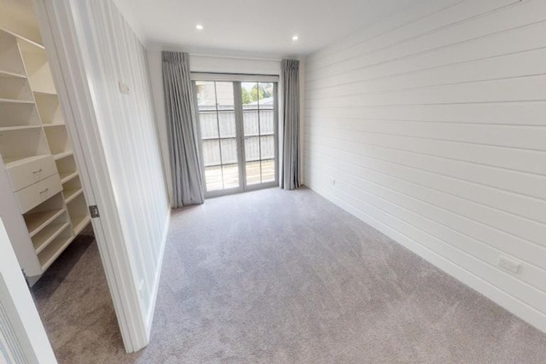 Photo of property in 3 Colombo Street, Palmerston North, 4410