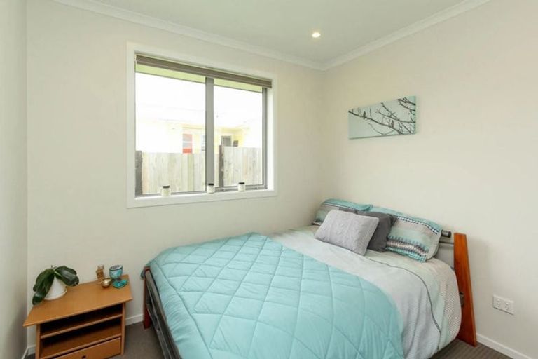 Photo of property in 2 Rayner Way, Glen Avon, New Plymouth, 4312