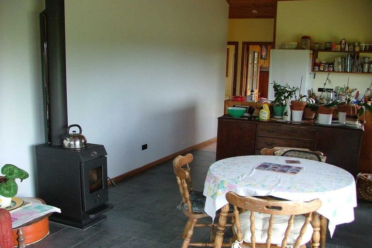 Photo of property in 882 South Head Road, South Head, Helensville, 0874