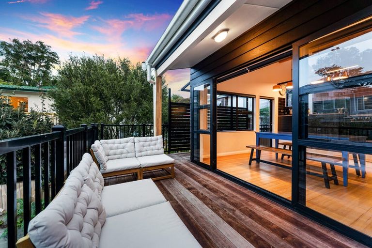 Photo of property in 2/21 Aorangi Place, Birkenhead, Auckland, 0626
