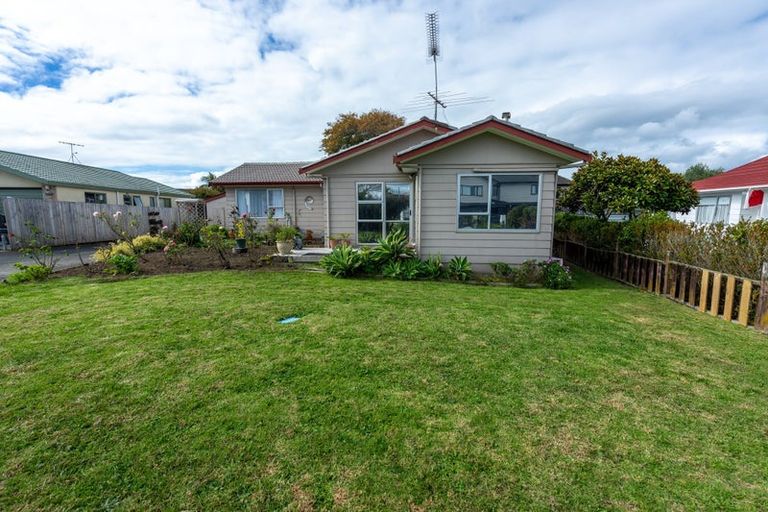 Photo of property in 21 Lisa Rise, Half Moon Bay, Auckland, 2012