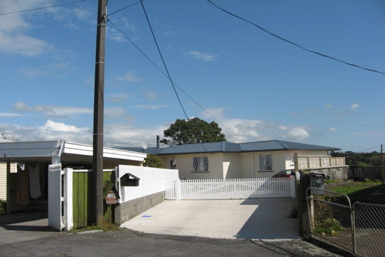 Photo of property in 13f York Crescent, Westown, New Plymouth, 4310