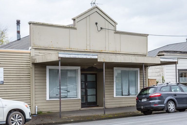 Photo of property in 36 Jellicoe Street, Martinborough, 5711