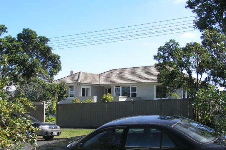 Photo of property in 37 Seaview Avenue, Northcote, Auckland, 0627