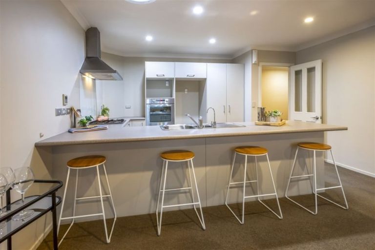 Photo of property in 4 Tongariro Drive, Aotea, Porirua, 5024