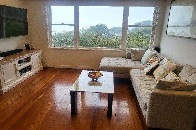 Photo of property in 65 Wadestown Road, Wadestown, Wellington, 6012