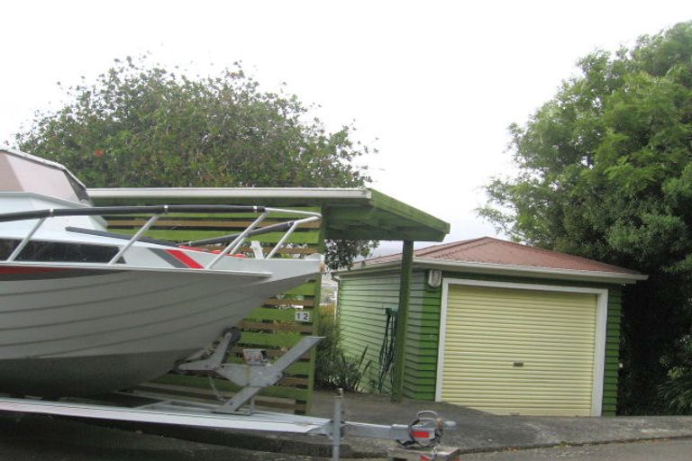 Photo of property in 12 Oriel Place, Tawa, Wellington, 5028