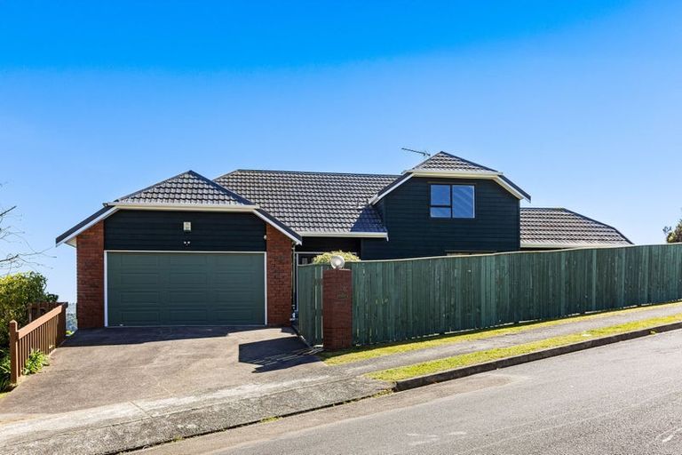 Photo of property in 19 Kinloch Place, Papakowhai, Porirua, 5024