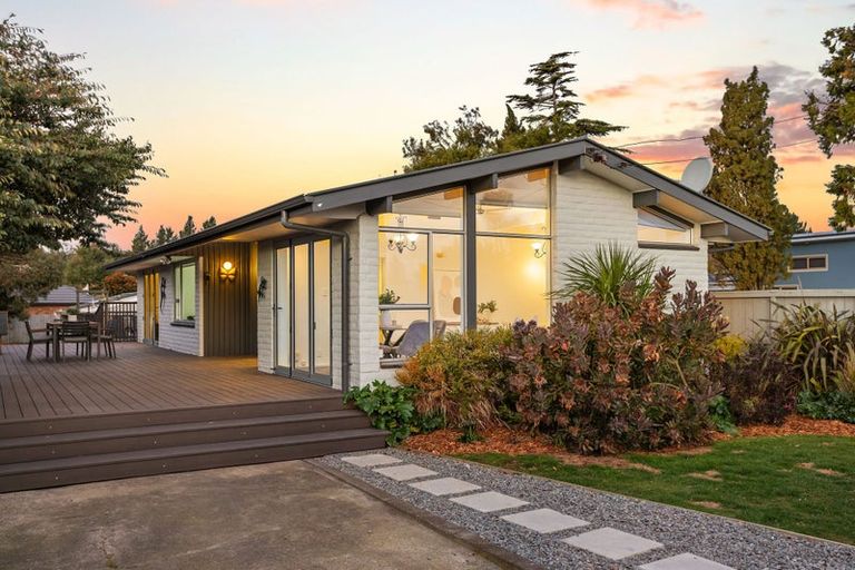 Photo of property in 28 Waitikiri Drive, Parklands, Christchurch, 8083