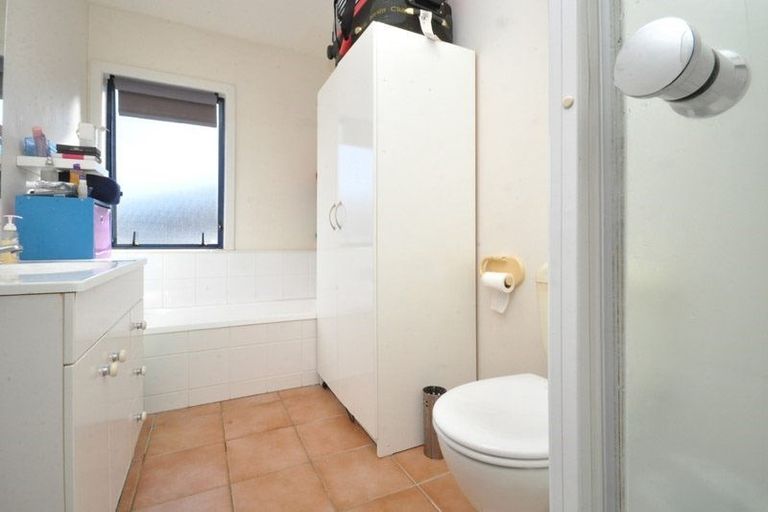 Photo of property in 9/70 Fernhill Way, Oteha, Auckland, 0632
