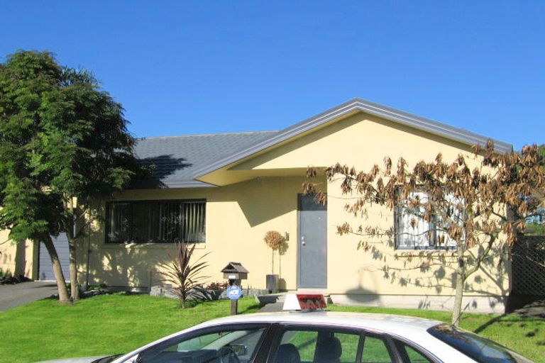 Photo of property in 13 Neta Grove, Henderson, Auckland, 0612