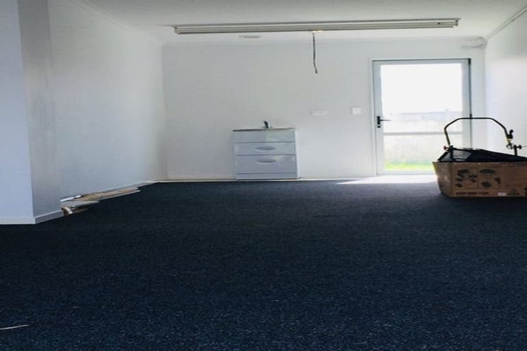 Photo of property in 31 Forbes Mccammon Drive, Swanson, Auckland, 0614