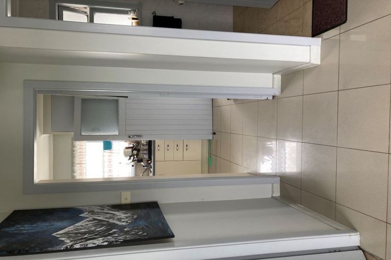 Photo of property in 21 Churchill Avenue, Manurewa, Auckland, 2102