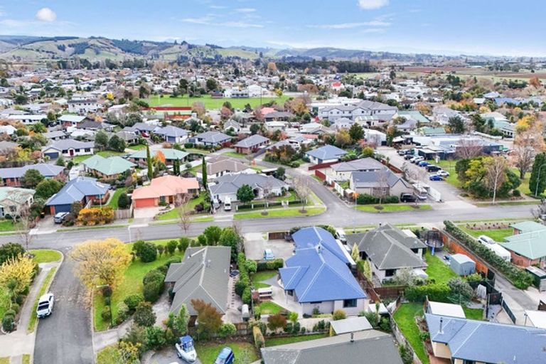 Photo of property in 1 Longfields Road, Brightwater, 7022