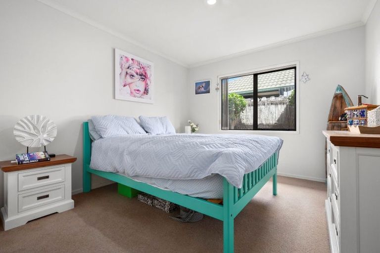 Photo of property in 28 Woodcroft Way, Pukekohe, 2120