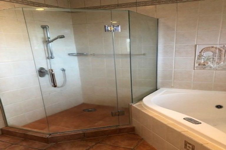 Photo of property in 135 Birkenhead Avenue, Birkenhead, Auckland, 0626