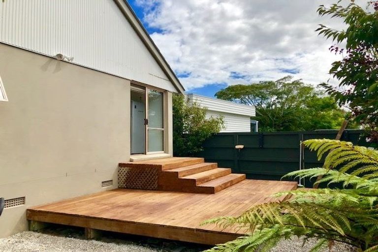 Photo of property in 2/32 Merani Street, Narrow Neck, Auckland, 0622