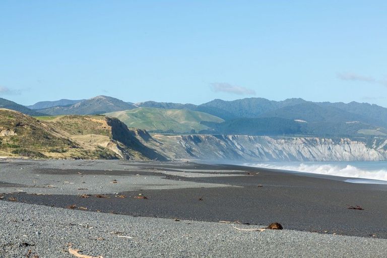 Photo of property in 67 Whangaimoana Beach Road, Whangaimoana, Pirinoa, 5772