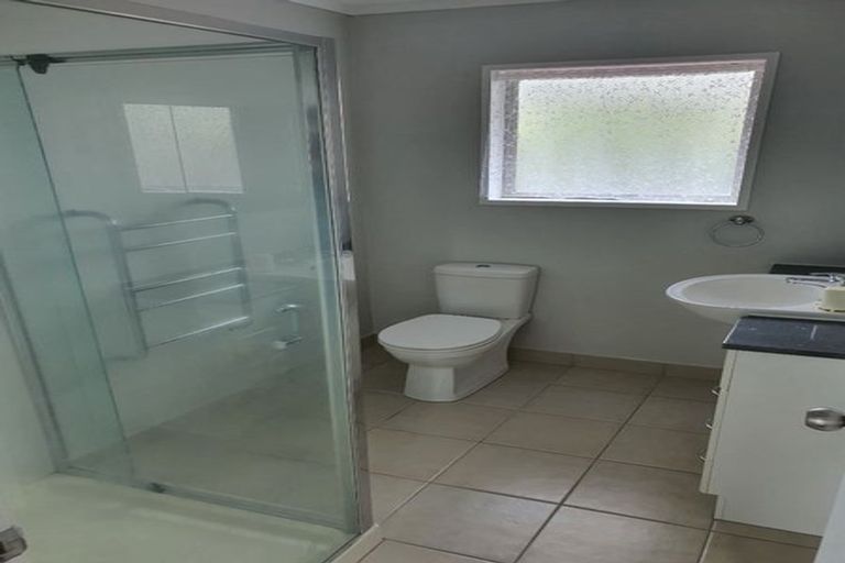 Photo of property in 5a Nimrod Place, Half Moon Bay, Auckland, 2012