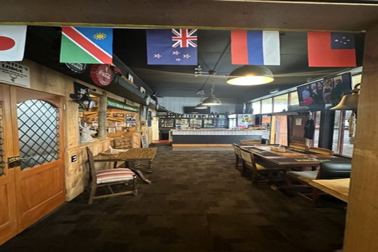 Photo of property in 1076 State Highway 1, Manakau, Levin, 5573