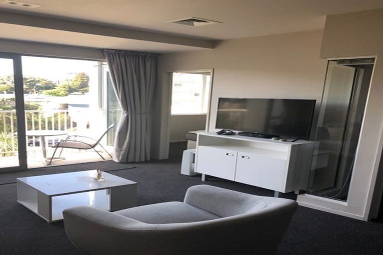 Photo of property in Shoal Haven Apartments, 112a/130 Anzac Street, Takapuna, Auckland, 0622