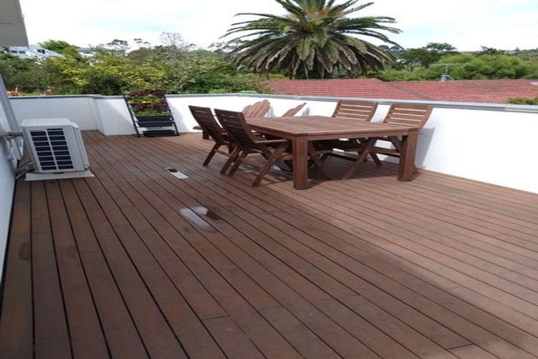 Photo of property in 662 Beach Road, Browns Bay, Auckland, 0630