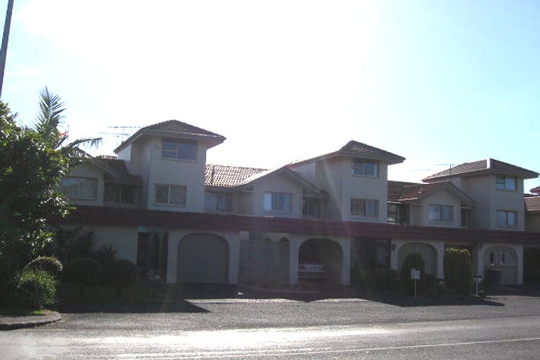 Photo of property in 9/3 Glen Road, Browns Bay, Auckland, 0630