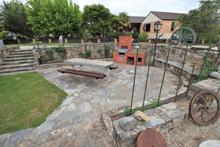 Photo of property in 73 Newcastle Street, Clyde, 9330