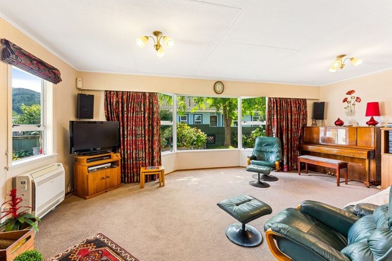 Photo of property in 17 Momona Street, Wainuiomata, Lower Hutt, 5014