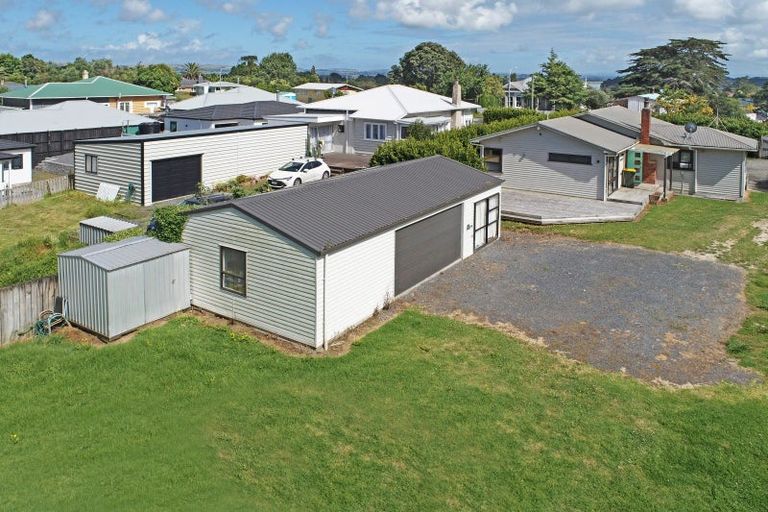 Photo of property in 13 Collingwood Road, Waiuku, 2123