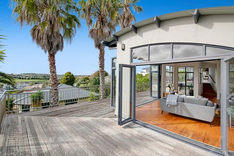 Photo of property in 15 Roseville Road, Gulf Harbour, Whangaparaoa, 0930