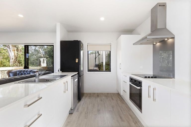 Photo of property in 11 Lawrence Place, Otara, Auckland, 2023