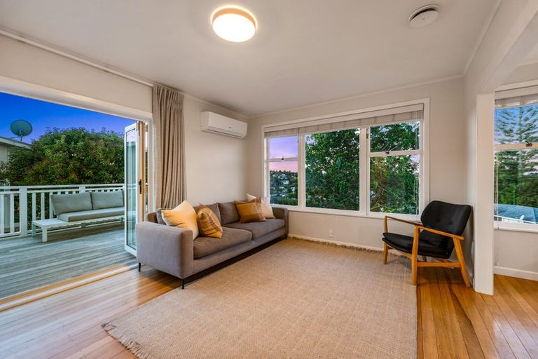 Photo of property in 1/58 Corunna Road, Milford, Auckland, 0620
