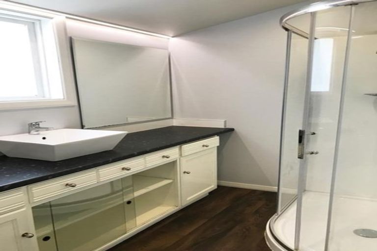 Photo of property in 90 Ellice Street, Mount Victoria, Wellington, 6011