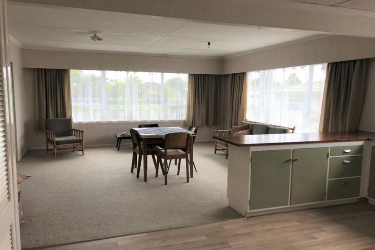 Photo of property in 221 Mangorei Road, Merrilands, New Plymouth, 4312