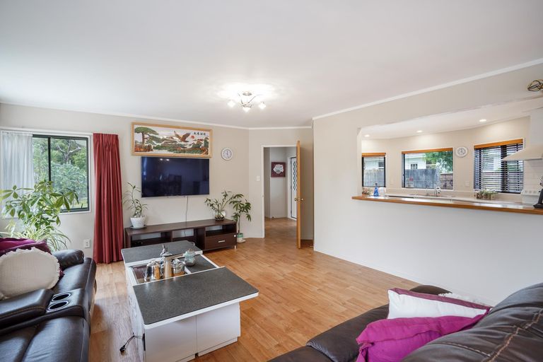 Photo of property in 4a Brett Place, Takaro, Palmerston North, 4412